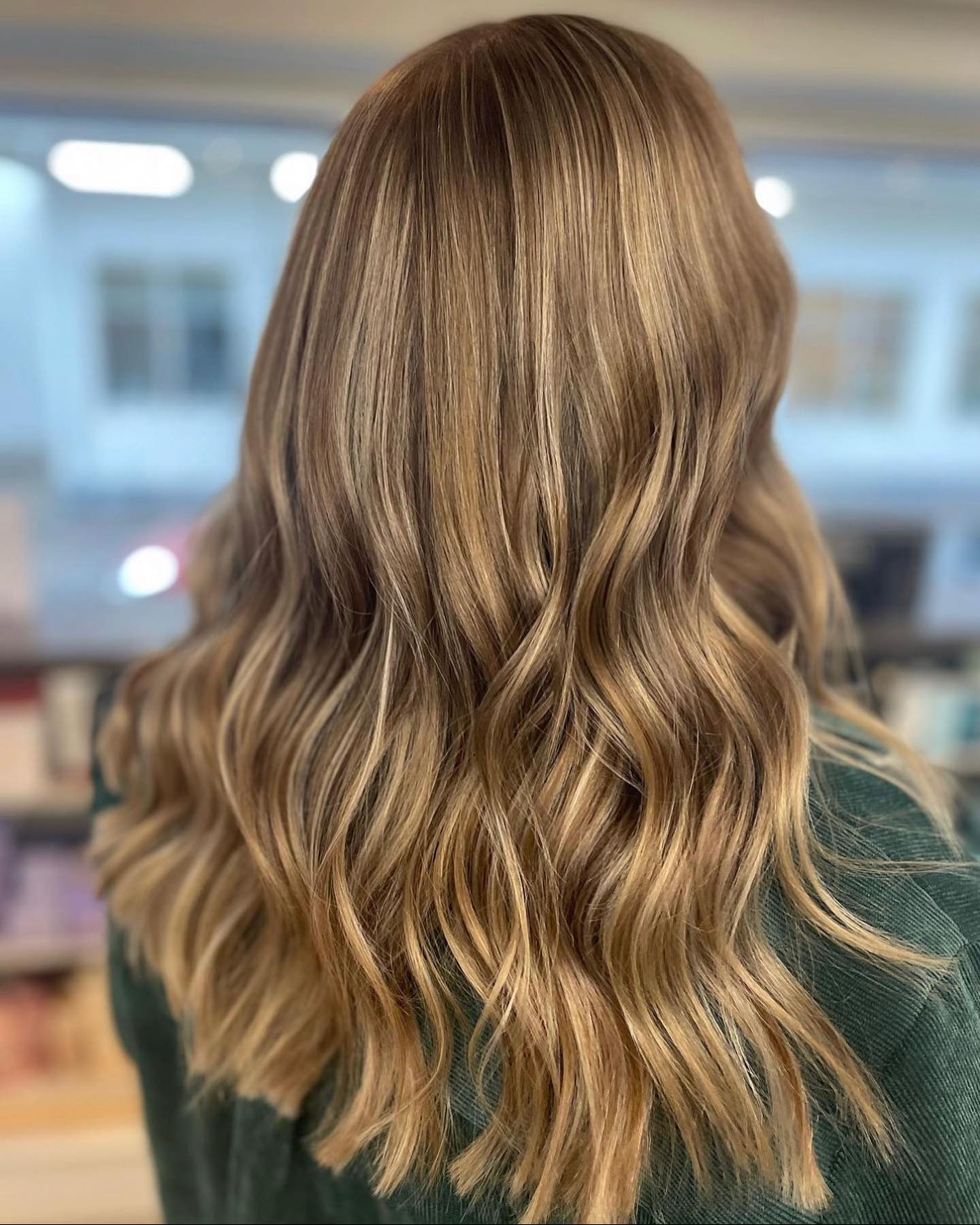 Varma toner skapar liv till håret